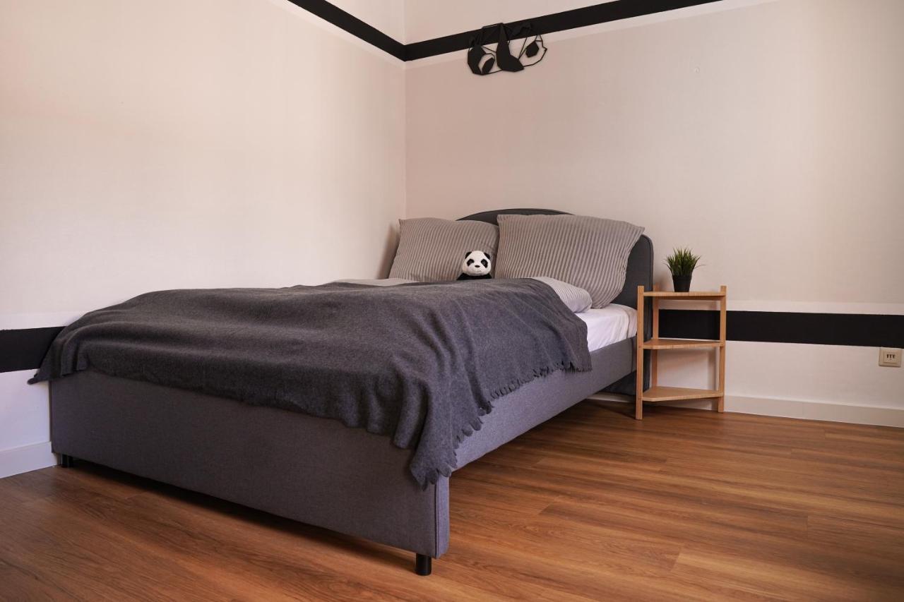 Fullhouse - Halle - T28 - Panda Apartment Exteriér fotografie